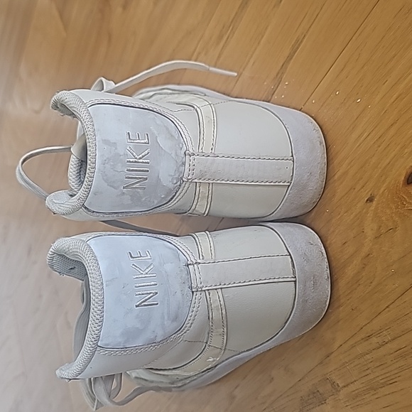 Nike Blazers - Picture 3 of 4